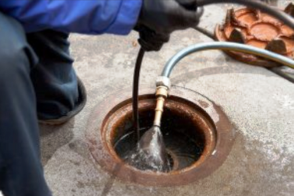 Прочистка,              промывка канализации,              устранение засоров в квартирах,              домах,              кафе — фото 2